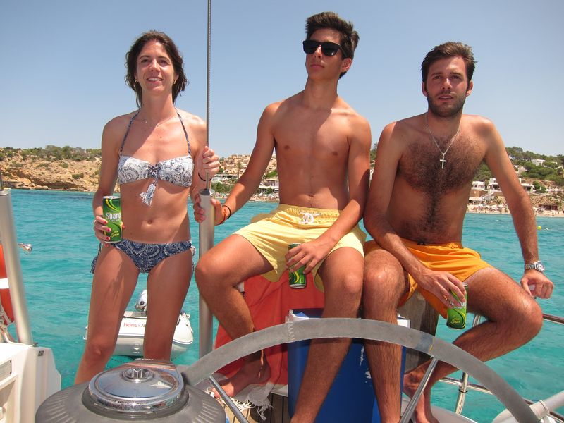 Familia Losada alquiler velero por días Ibiza