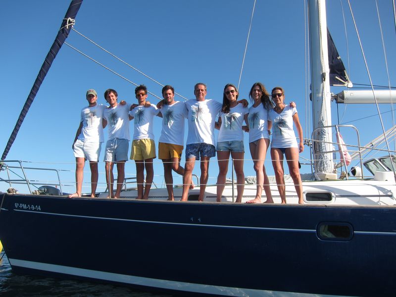 Familia Losada alquiler barco con patrón en Ibiza