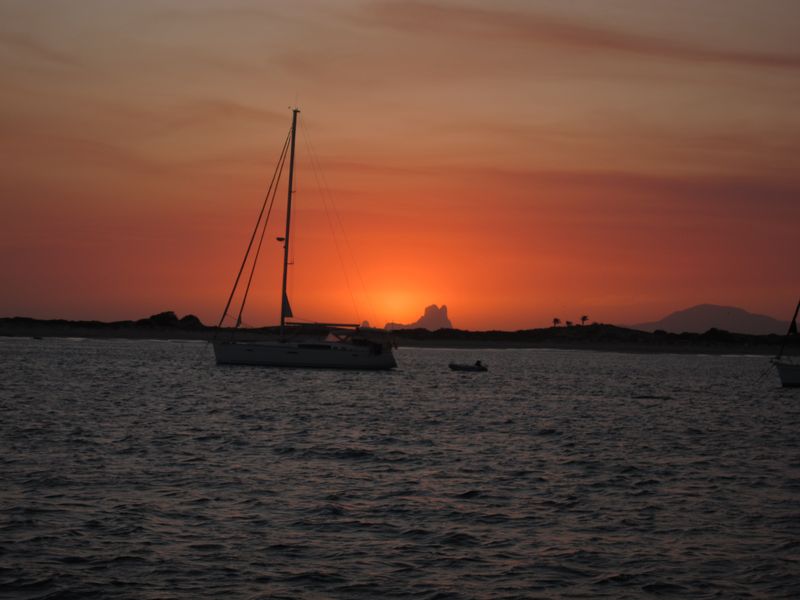 Magnífica puesta de Sol en Ibiza.