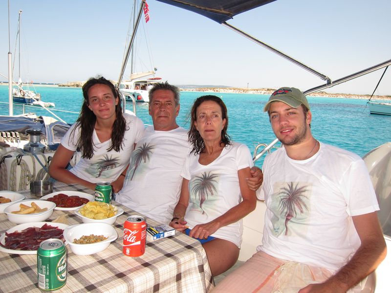 Foto familia Losada charter Ibiza