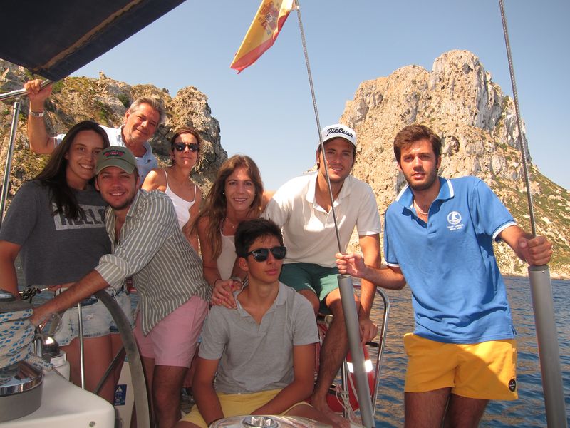 Familia alquiler velero Ibiza